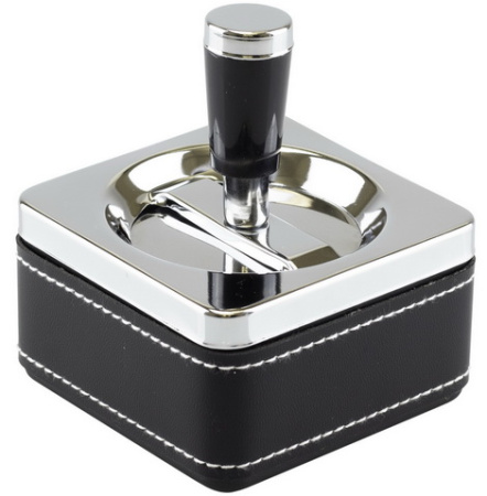 06028 Пепельница вращающаяся квадратная 86х98мм черная ПВХ фото